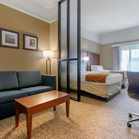 Comfort Suites Savannah North Порт Уэнтворт Экстерьер фото