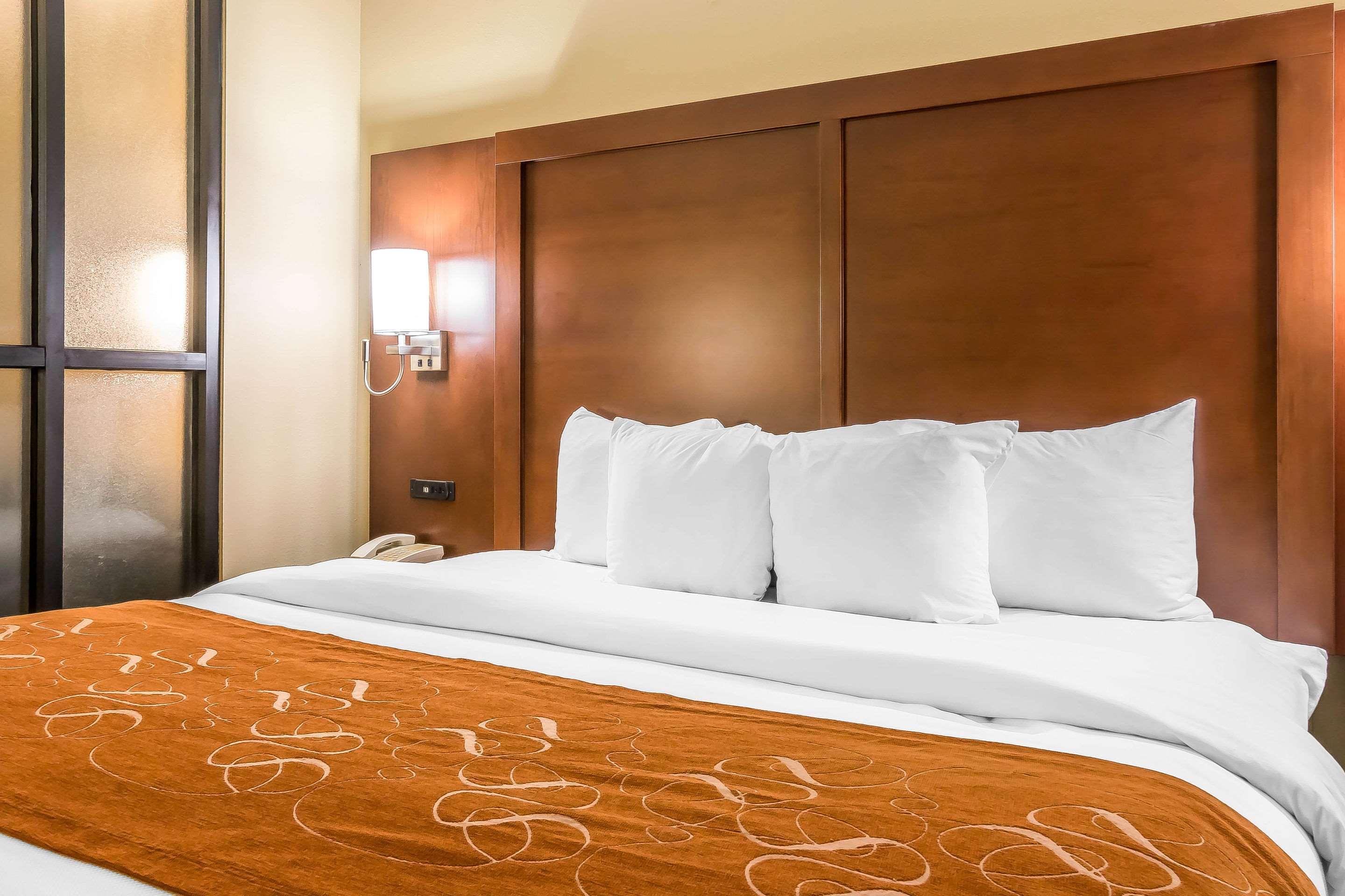 Comfort Suites Savannah North Порт Уэнтворт Экстерьер фото