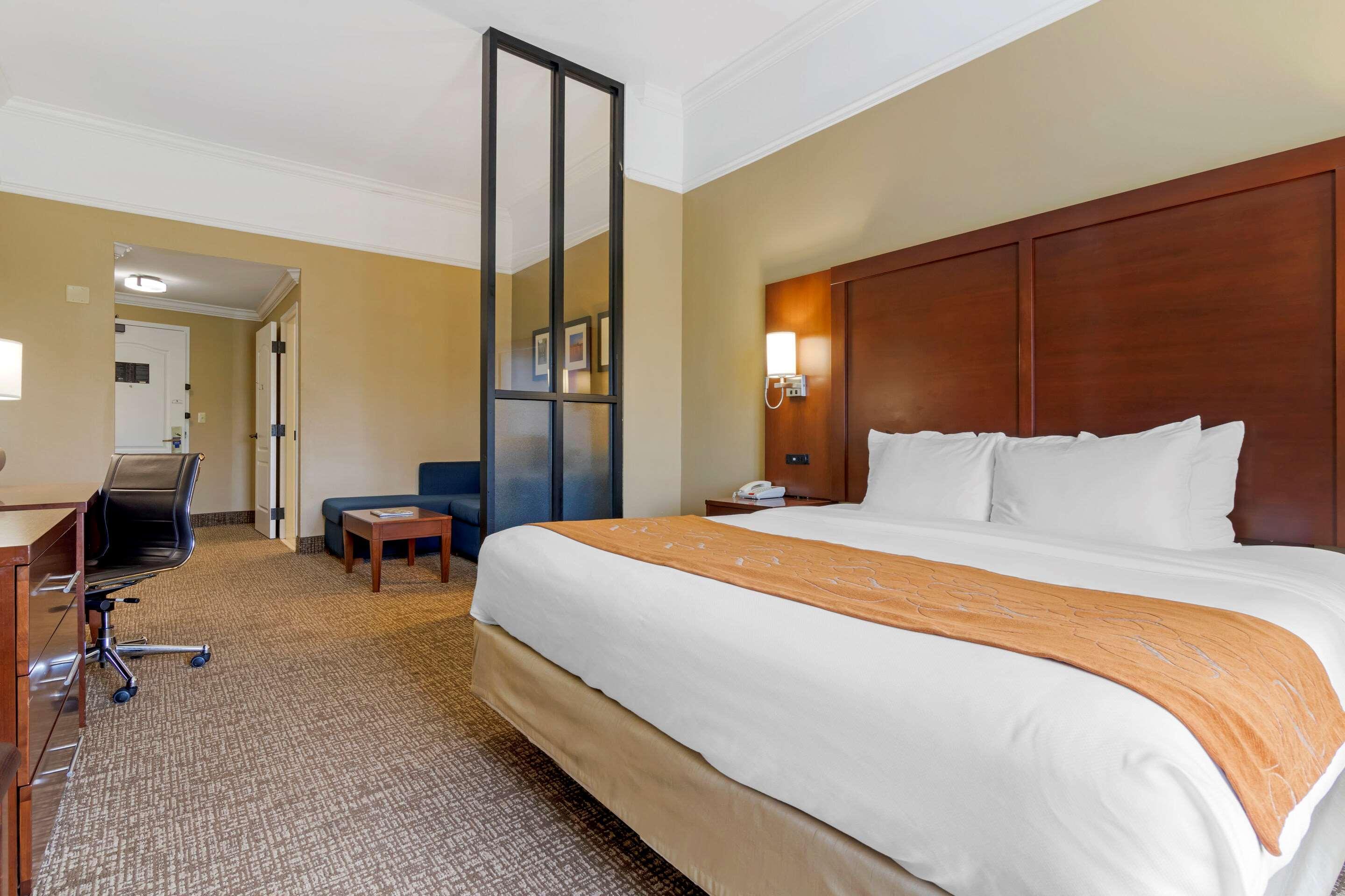 Comfort Suites Savannah North Порт Уэнтворт Экстерьер фото