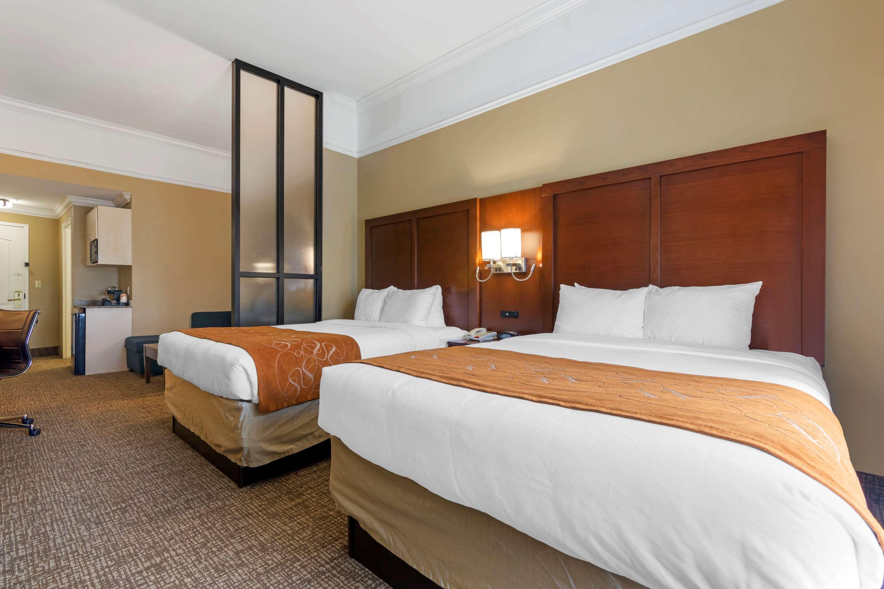 Comfort Suites Savannah North Порт Уэнтворт Экстерьер фото